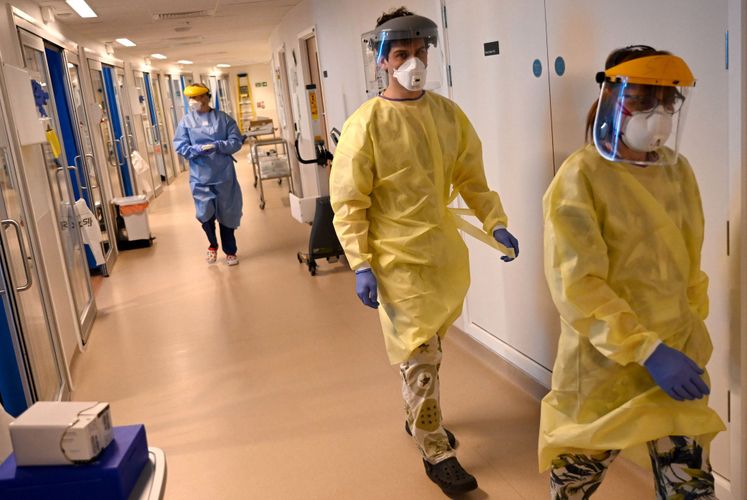 UK announces 464 more coronavirus victims taking the total official death toll to 30,540