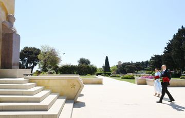 President Ilham Aliyev paid tribute to Azerbaijanis killed in Great Patriotic War - UPDATED