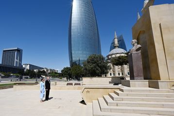 President Ilham Aliyev paid tribute to Azerbaijanis killed in Great Patriotic War - UPDATED