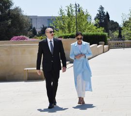 President Ilham Aliyev paid tribute to Azerbaijanis killed in Great Patriotic War - UPDATED
