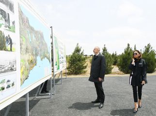 President Ilham Aliyev and first lady Mehriban Aliyeva planted tree on the occasion of national leader Heydar Aliyev’s birth anniversary