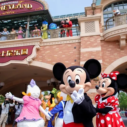 Shanghai Disneyland reopens to public