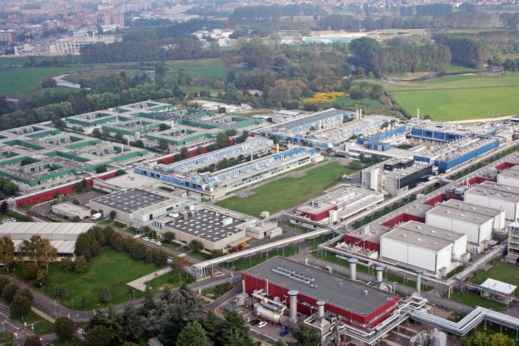 Italy's industrial production decreases at record level
