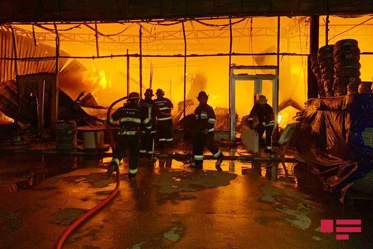 Azerbaijani MES: “Reason of fire at EuroHome building materials market being investigated”