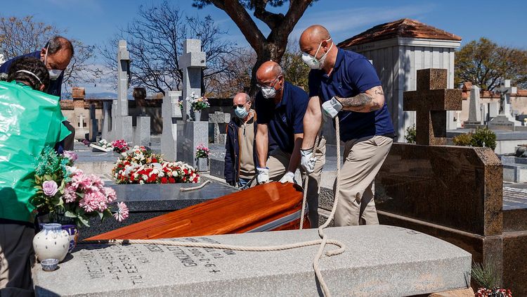 Spain reports 102 new fatalities, lowest in eight weeks