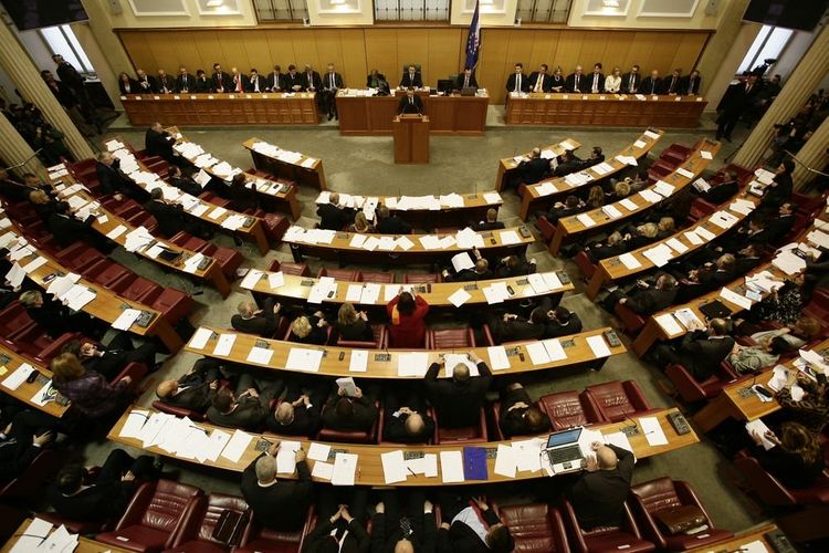 Croatia dissolves parliament ahead of election by July 12