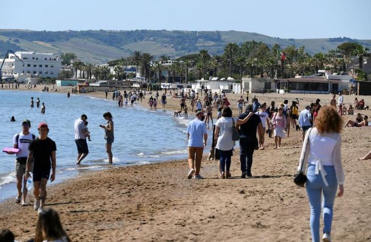 Italy's daily coronavirus death toll dips, new cases steady