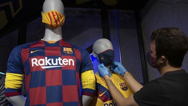 Barcelona begins selling face masks amid coronavirus