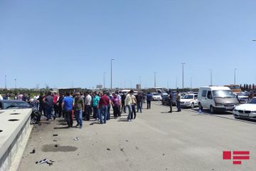 Vehicle strikes against wall in Baku, injured casualties reported - PHOTOSESSION - UPDATED