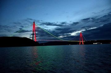 Three bridges in Istanbul illuminated in accordance with the colors of the Azerbaijani flag - PHOTO