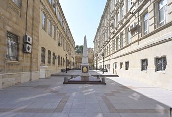 President Ilham Aliyev visits monument erected in honour of Azerbaijan Democratic Republic