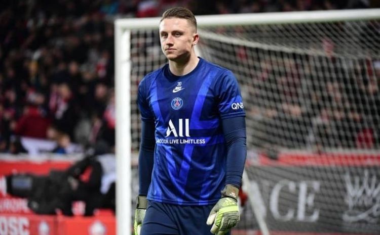  PSG's goalkeeper Bulka wrecks £200,000 Lamborghini in huge crash