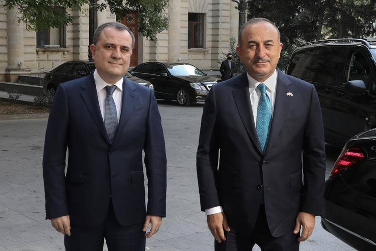 Azerbaijani, Turkish FMs meet