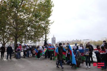 Victims of Ganja and Barda terror commemorated in front of London Eye - PHOTO