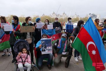 Victims of Ganja and Barda terror commemorated in front of London Eye - PHOTO