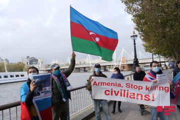 Victims of Ganja and Barda terror commemorated in front of London Eye - PHOTO