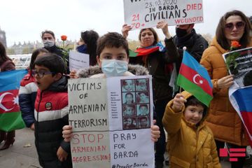 Victims of Ganja and Barda terror commemorated in front of London Eye - PHOTO