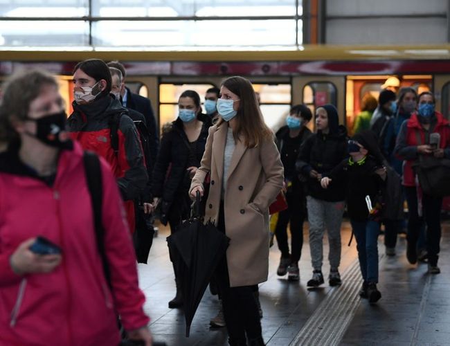Germany’s confirmed coronavirus cases rise by 15,352 to 560,379