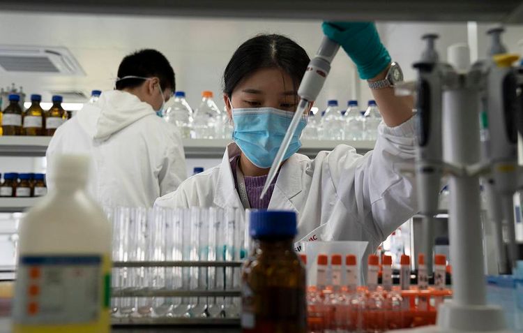 WHO hopes to distribute up to 2 bln doses of COVID-19 vaccine worldwide in 2021