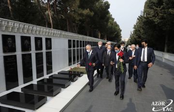 Binali Yıldırım attended grave of Heydar Aliyev and Martyrs’ alley