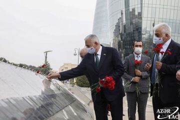 Binali Yıldırım attended grave of Heydar Aliyev and Martyrs’ alley