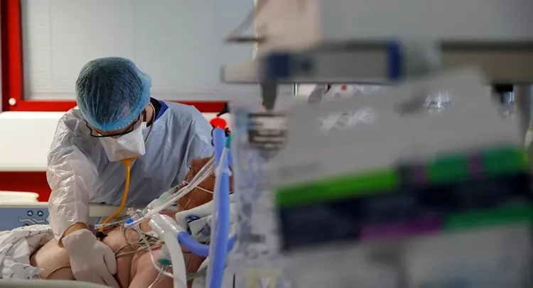 US sets new pandemic record after reporting 100,000 COVID-19 cases in single day