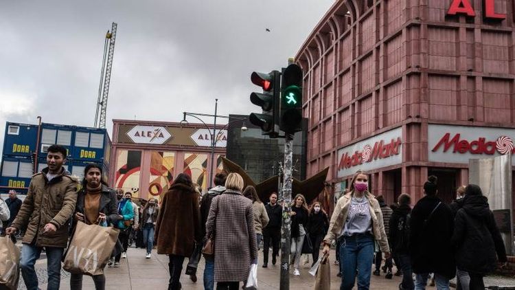 Germany reports 16,017 new COVID cases, 63 deaths