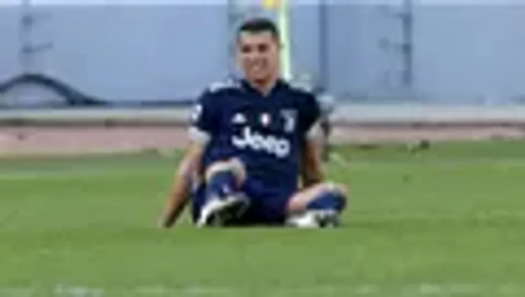 Cristiano Ronaldo injured during Juventus game with Lazio