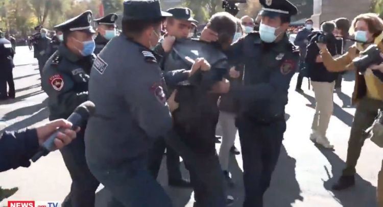Protest rally being held in Armenia demanding PM resignation, there are detainees