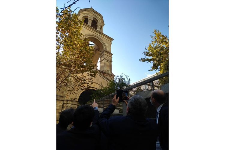French MPs visit Armenian Church in Baku - PHOTO