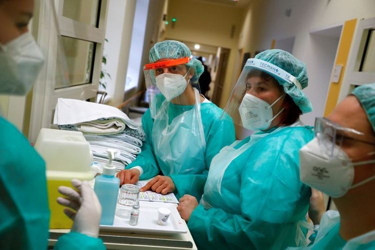 Germany's confirmed coronavirus cases rise by 10,824 to 801,327