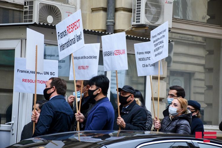Picket held in front of French Embassy