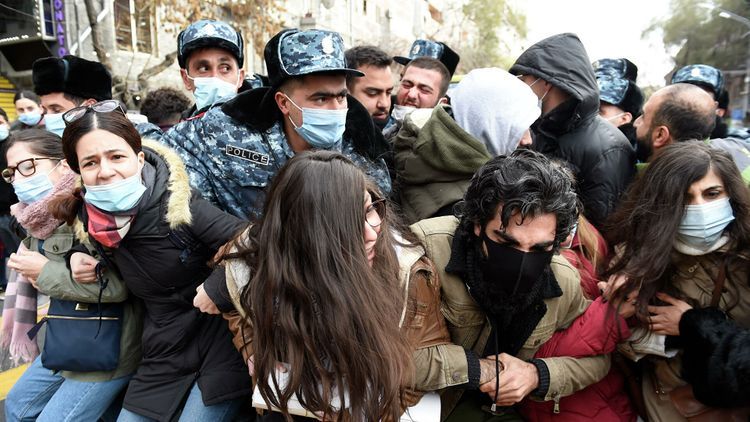 Protest rallies are continued in Armenia, dozens of people were detained