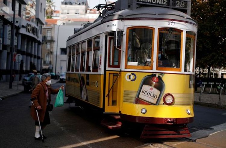 Portugal to ban domestic travel, close schools around national holidays