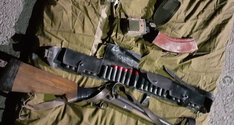 Volunteers discharged from the army in Armenia do not hand over weapons