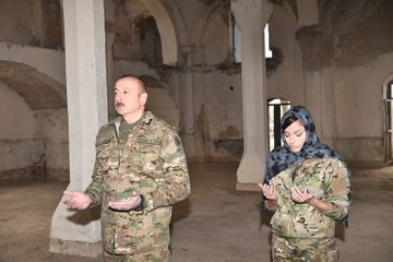 Azerbaijani President presents the Holy Quran brought from Mecca to the Agdam mosque