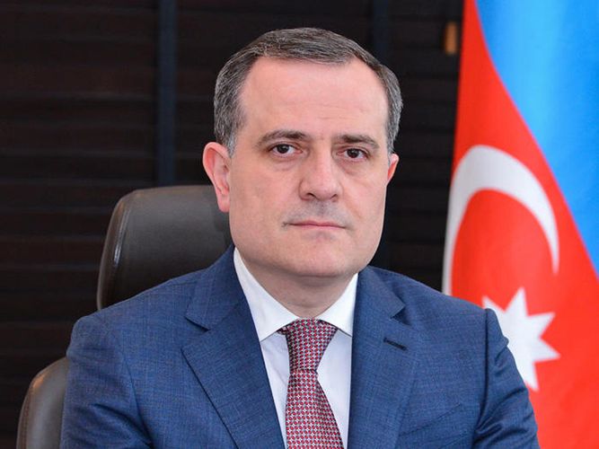 Jeyhun Bayramov expresses condolences to his Iranian counterpart