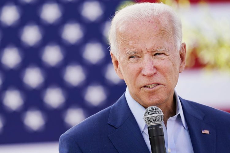 Joe Biden hurts foot
