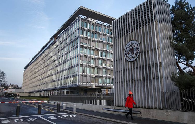WHO prepares new recommendations on "close contacts" with COVID-19, official says