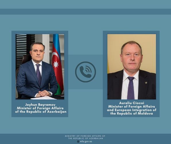 Azerbaijani and Moldovan FMs hold phone conversation 
