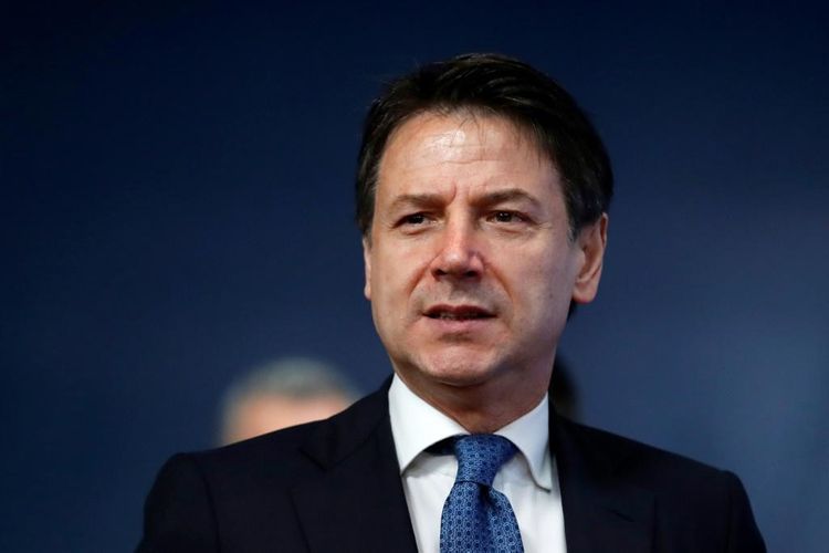 Conte signs decree with new measures to counter COVID-19 in Italy