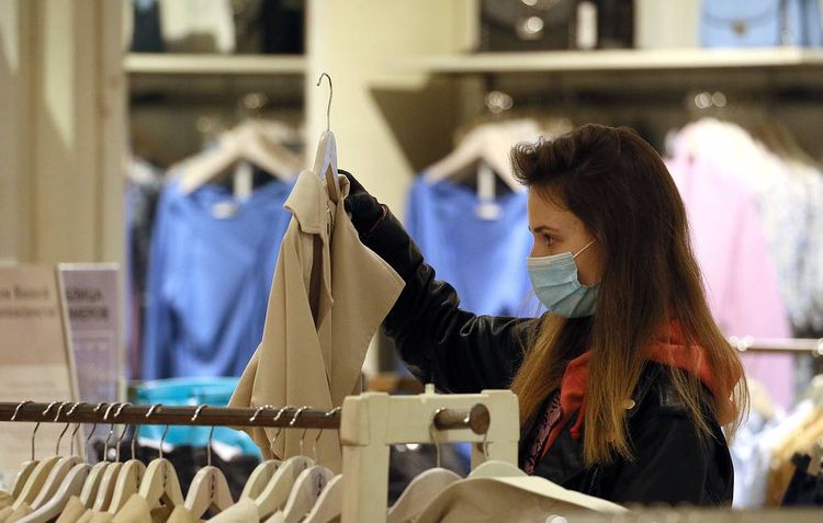 Russian minister says no need to shut down shops, restaurants