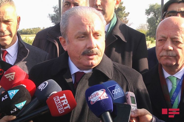 Mustafa Sentop visited the grave of Heydar Aliyev, the Alley of Martyrs and Baku Turkish Martyrs' Memorial