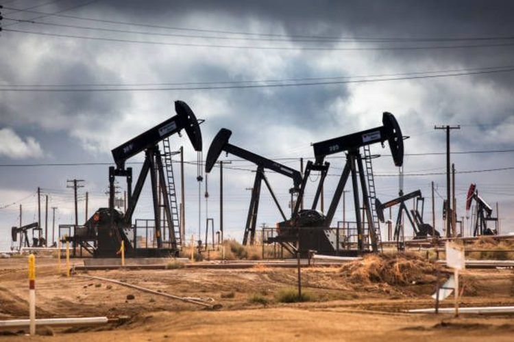 Oil prices continue to decrease 
