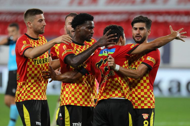 4 football matches in Turkey postponed after Izmir quake