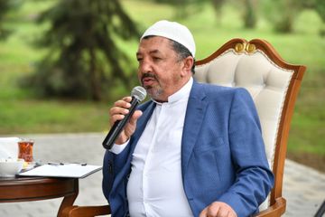 Assistant to Azerbaijani President meets with religious figures in Ganja