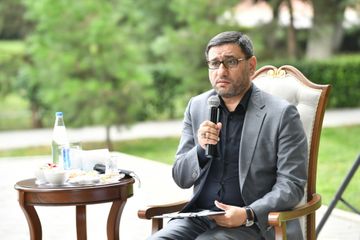Assistant to Azerbaijani President meets with religious figures in Ganja