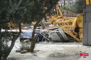 Two houses damaged as a result of crane turnover onto residential building in Baku - PHOTO - VIDEO - UPDATED