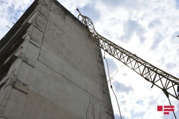 Two houses damaged as a result of crane turnover onto residential building in Baku - PHOTO - VIDEO - UPDATED