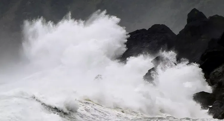 At least 14 people injured as Typhoon Haishen Batters Japan's South, Southwest